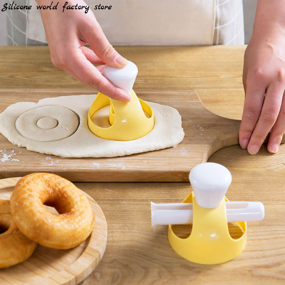 Ốp Thế Giới Món Tráng Miệng Bá - đánh giá và giá Donut Mold Silicone